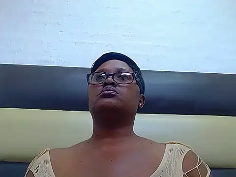 SexyBoobs44DD webcam