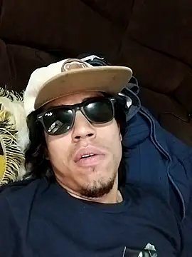 AlexAlejandro13 live cam