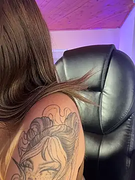 Isabella18_pink webcam