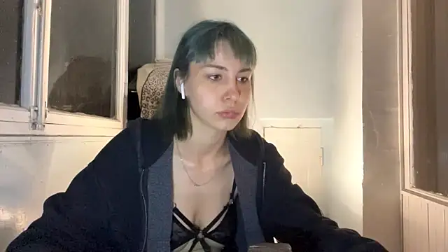 SuccubKira webcam