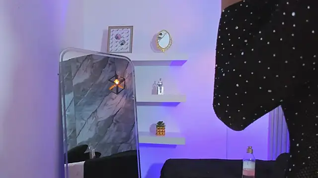IsabellaMonet webcam