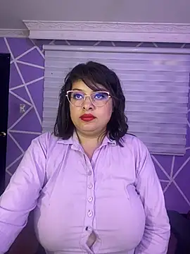 MiiaaJoness webcam