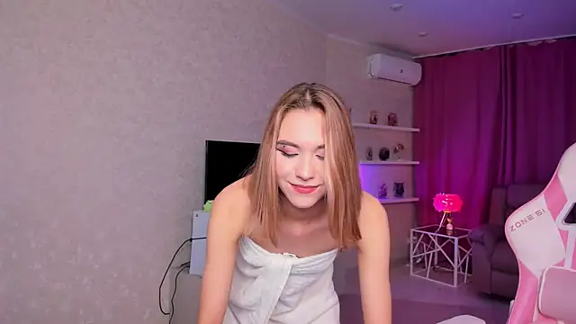 EllaCurtis webcam
