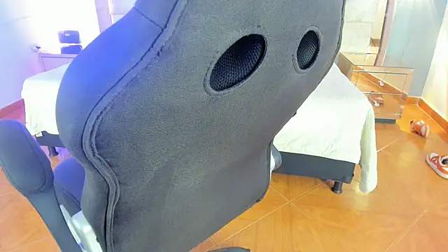REINA_ADAHARA webcam