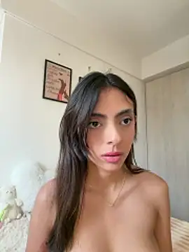 ZaraLuuv webcam