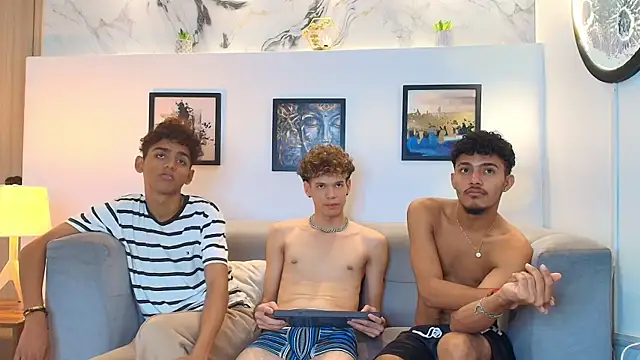 COUPLES_BOYS webcam