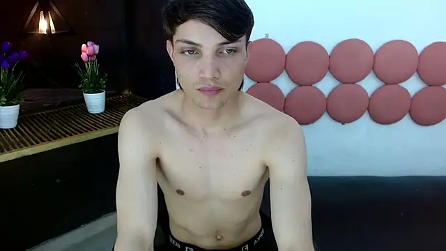 MaxxLouis webcam