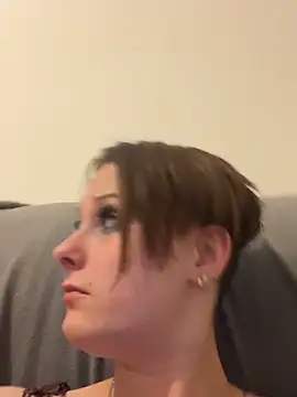 Quenn667 Live Webcam on Stripchat