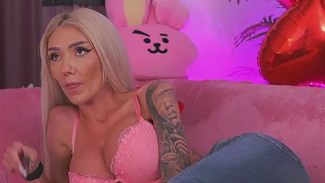 fallingangel - Fallingangel's free webcam - UK Sex Cams