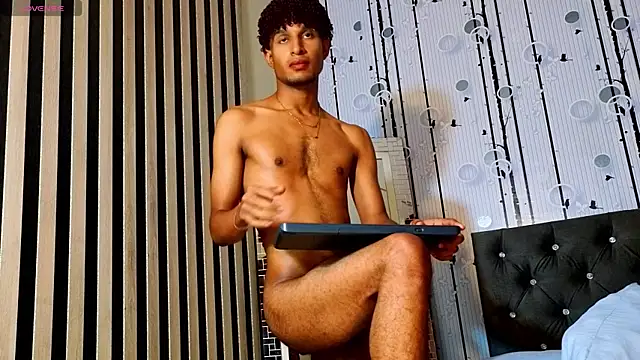 Alex_Bloom webcam