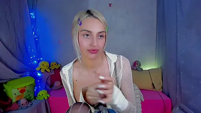 yourlizzydoll (F young) - stay topless 2 min