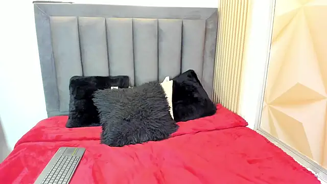 MiaGinger_ webcam