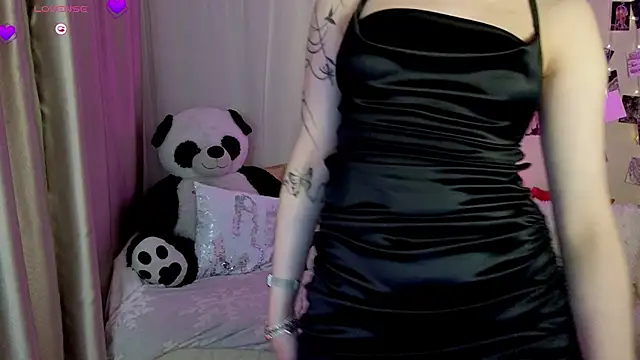SashaBrooks webcam