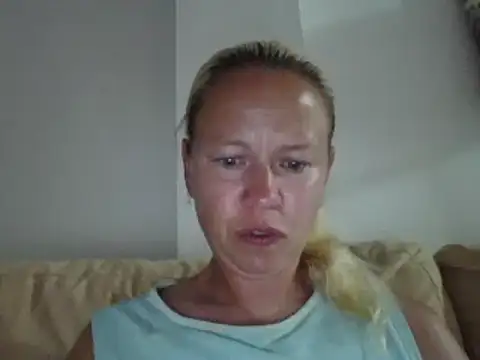 jennyblondeuk webcam
