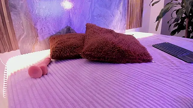 LynzieVelvet webcam