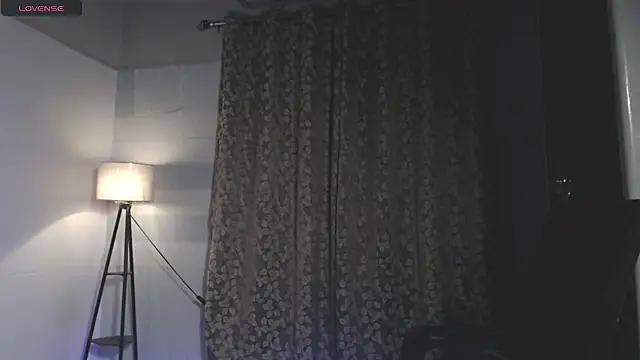 Menka_Room56 webcam