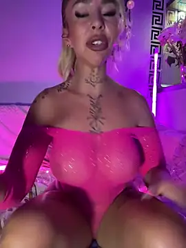 CheekyChels webcam