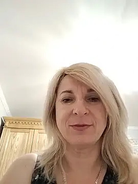 AhlyssaLove1155 webcam