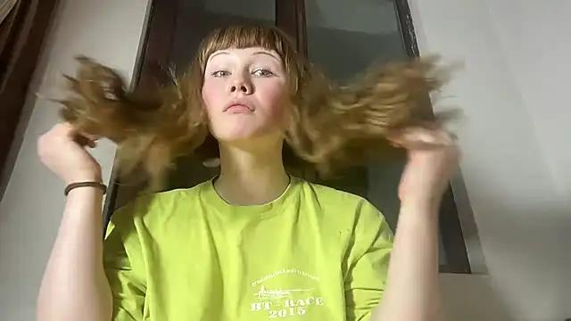 AlexaGudz webcam