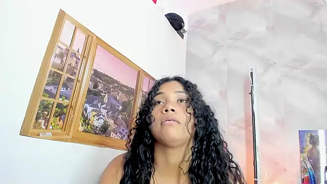 EllyBloom webcam