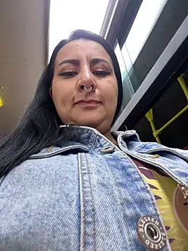 Abril_Luv webcam
