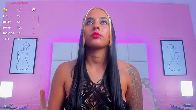 charlotte_kisss webcam