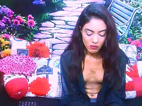 IndianPretty14u2Luv webcam
