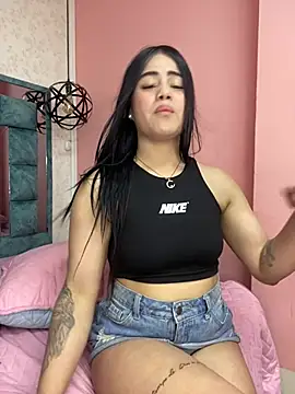 zoe_martinez webcam