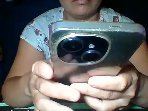 MommyKaye30 webcam