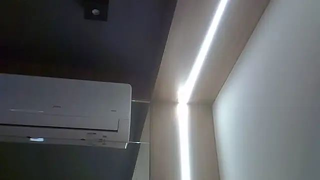 skinnykitten - SkinnyKitten's free webcam - UK Sex Cams