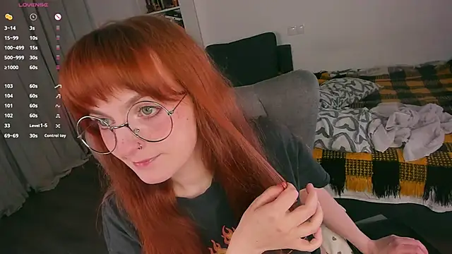 Alice_CutePerv webcam