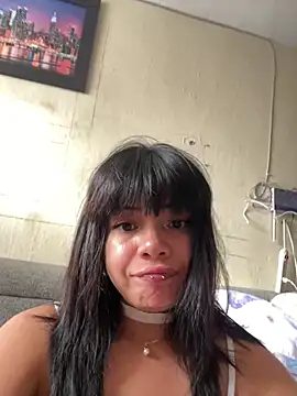 ZafiroKlein Live Webcam on Stripchat