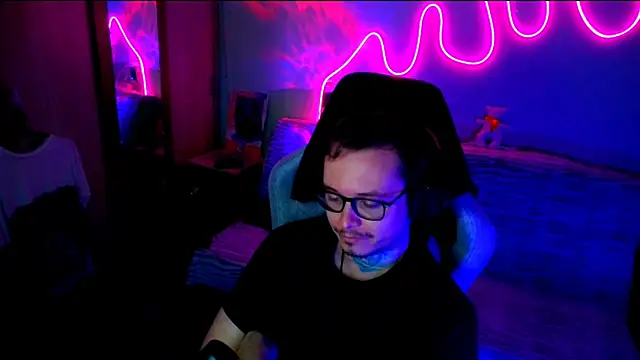 MeLanXolik webcam