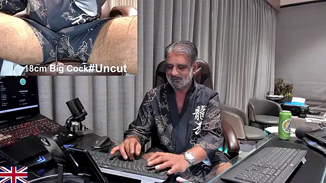 OnlineBossUK live cam