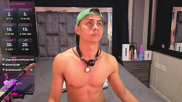 LeoMonnroe webcam