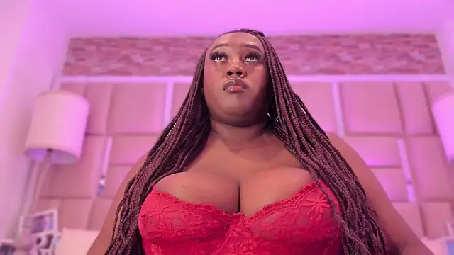 ShaniaBrownn webcam