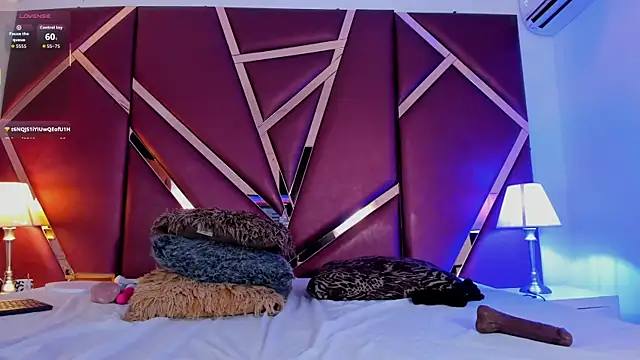 SelenaBloom webcam