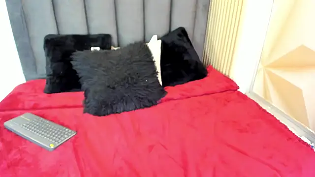 MiaGinger_ webcam