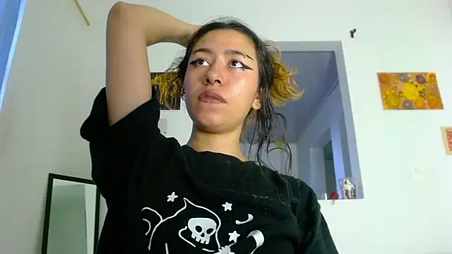 Maam_Ine webcam