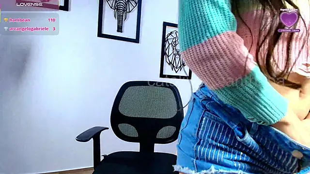 Cataliina_Santhana webcam