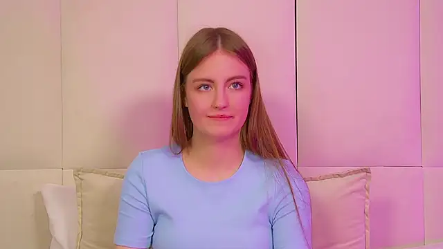 SofiaSarvains webcam