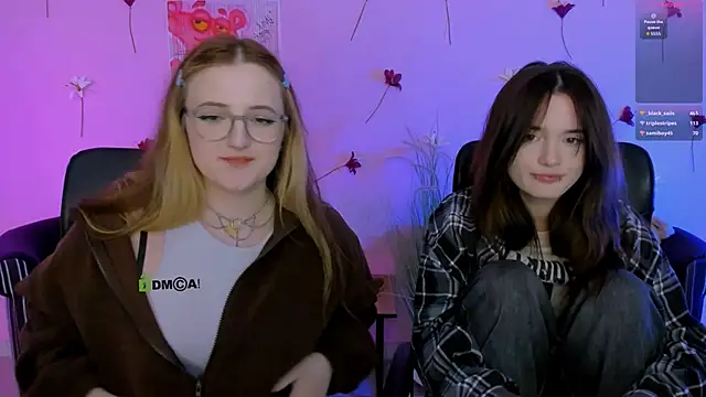 liana_kisses webcam