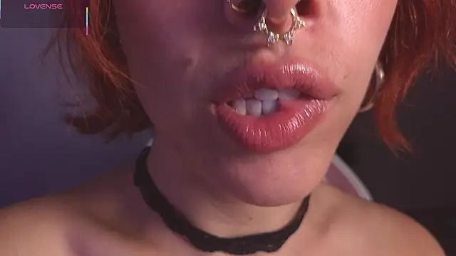 bri_von_dhara__ webcam