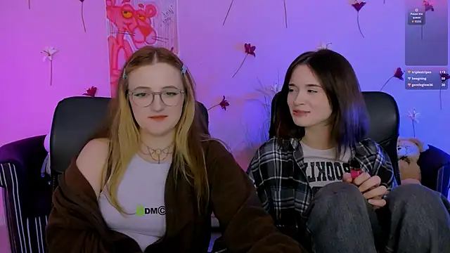 liana_kisses webcam