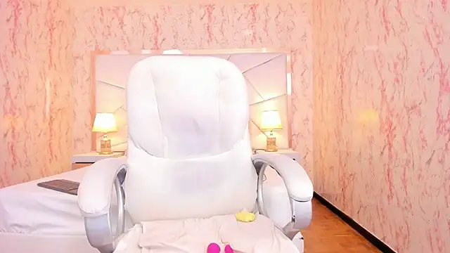 Emily_Whinfre webcam