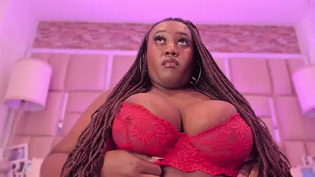 ShaniaBrownn webcam
