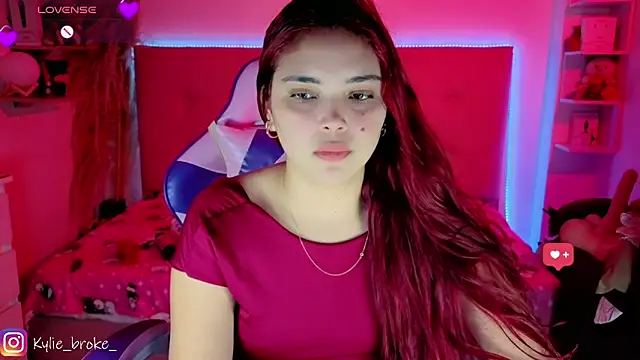 Kylie_brokee webcam