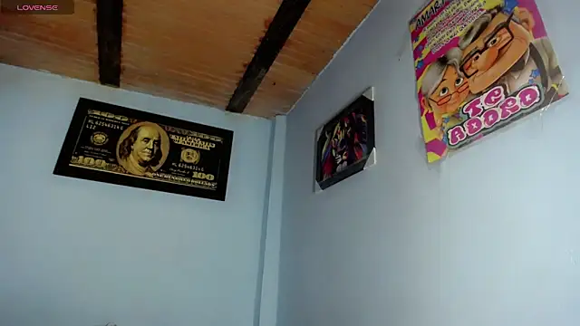 Emily_Hornys20 webcam