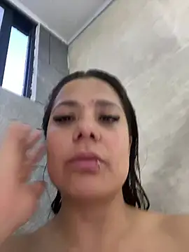 Pretty__Milf webcam