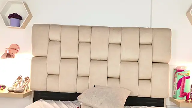 kaia_boobs webcam